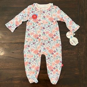 NWT Magnetic Me Floral Footie 6-9m